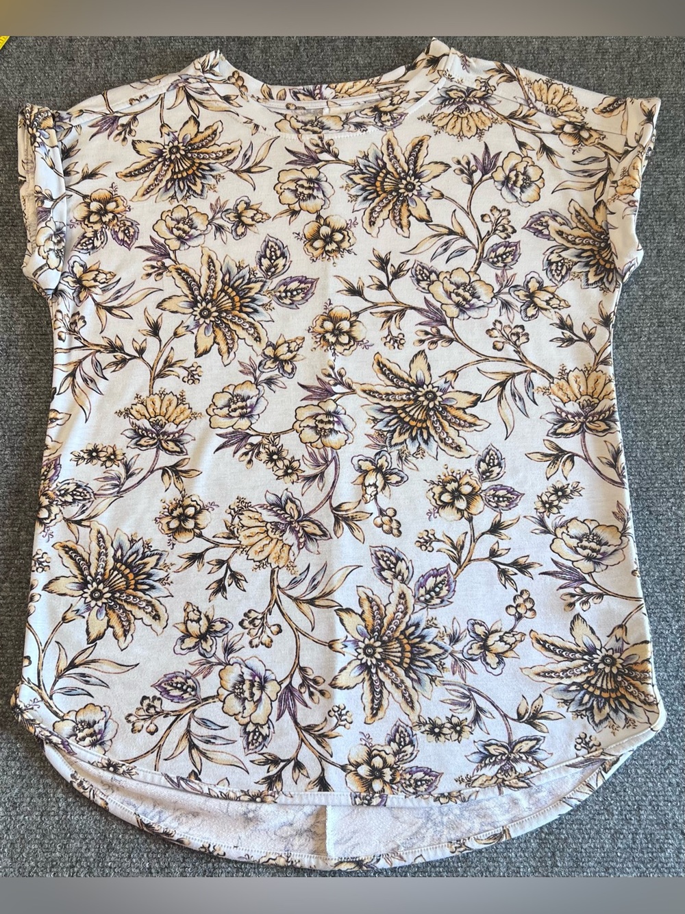 CUPIO Short Sleeve Women's Top Size Medium - Floral Pattern - Picture 2 of 10